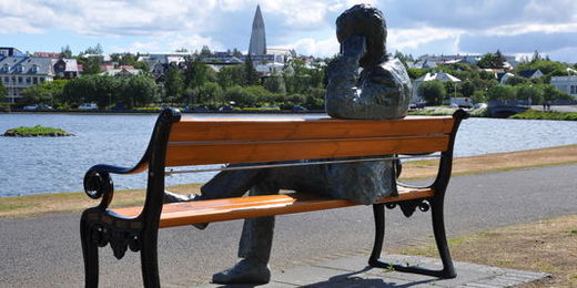 statue set on a bench