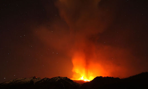 L'Etna en éruption le 1er avril 2012