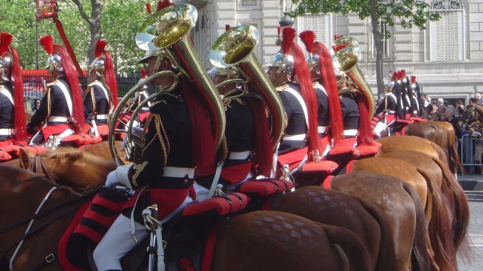 parade army horses