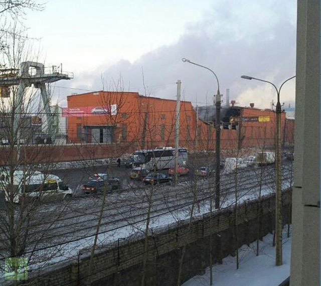 explosion météore Oural 15.02.2013_Une usine de zinc a été endommagée, certains de ses murs se sont effondrés