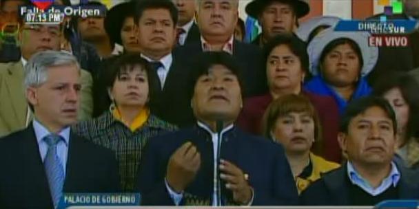 Evo Morales parle au peuple bolivien dès qu’il apprend le décès de Hugo Chavez, La Paz, 5 mars 2013.
