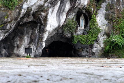 Grotte-sanctuaire Lourdes, France