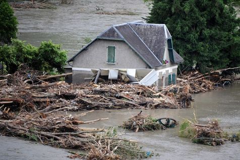 La commune de Saint-Béat, en Haute-Garonne, frappée par les intempéries, le 19 juin 2013.