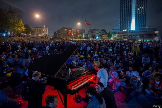 Pianiste italien à la place Taksim, Turquie
