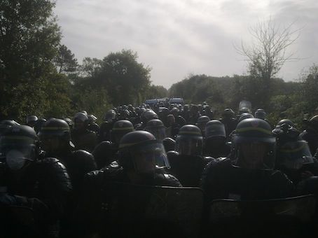 Gendarmes à Notre Dame des Landes, octobre 2012