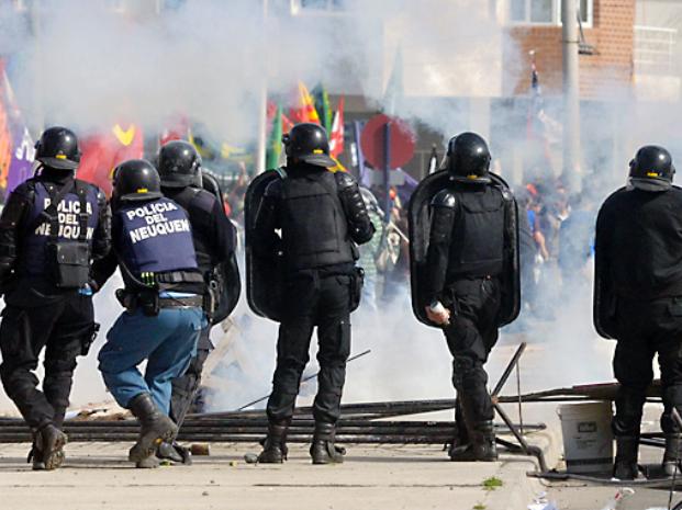 répression manifestants gas de schiste argentine septembre 2013