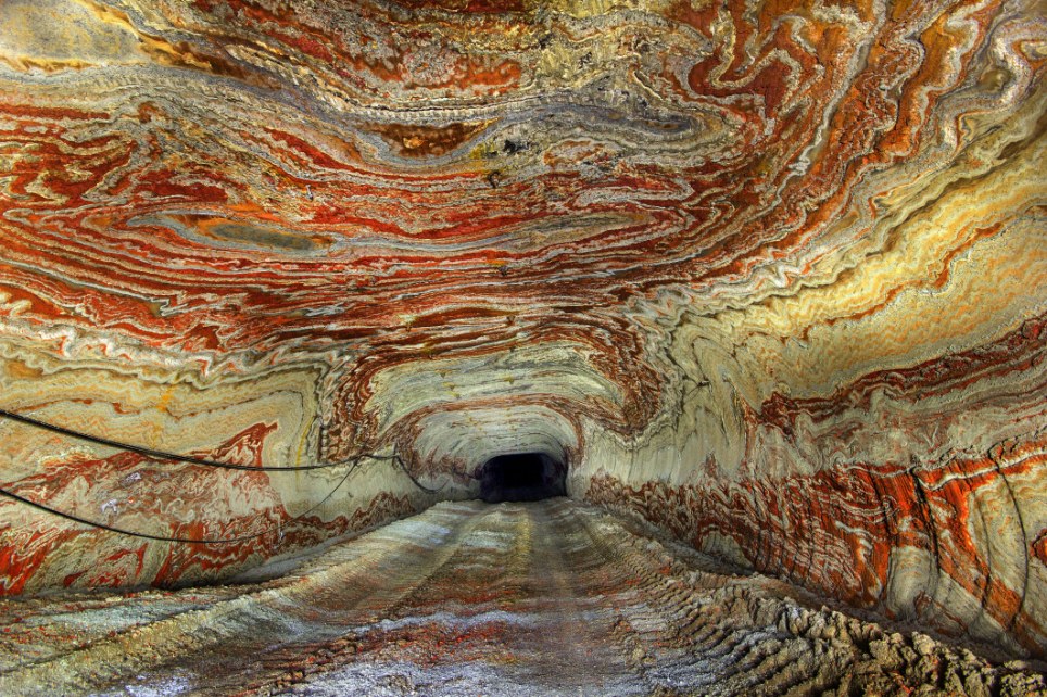 motifs psychédéliques grottes souterraines Oural3