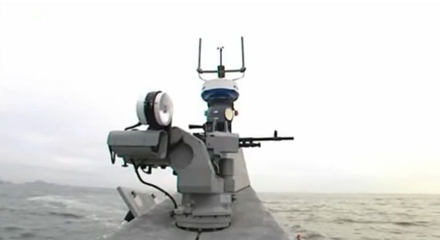 boat robot weapon