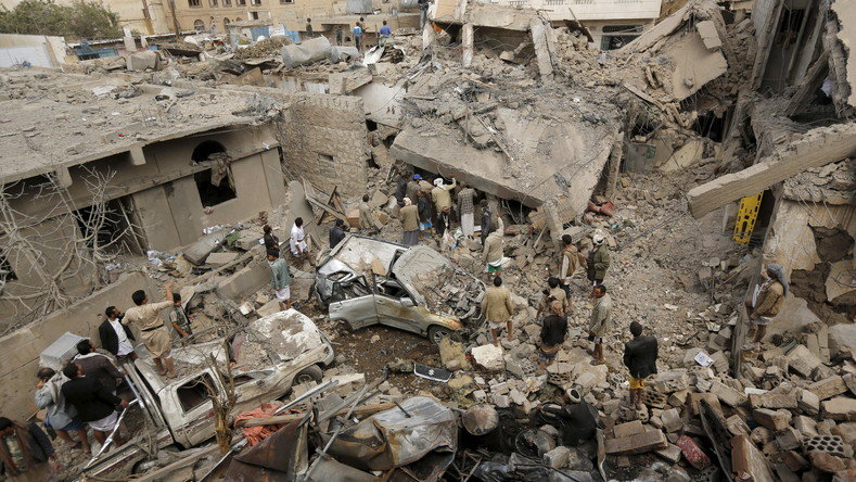 Sanaa Yémen bombardé par des raids saoudiens