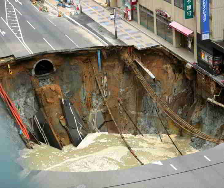 sinkhole Japan