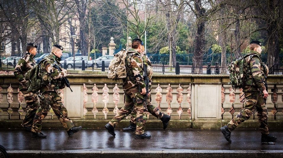 Cliquer pour agrandir militaire