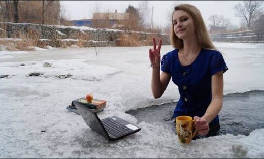 Cliquer pour agrandir Weird Russian people