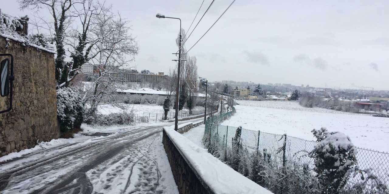 snow, village