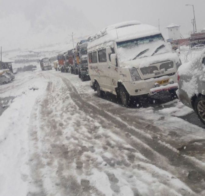 Srinagar-Leh highway closed