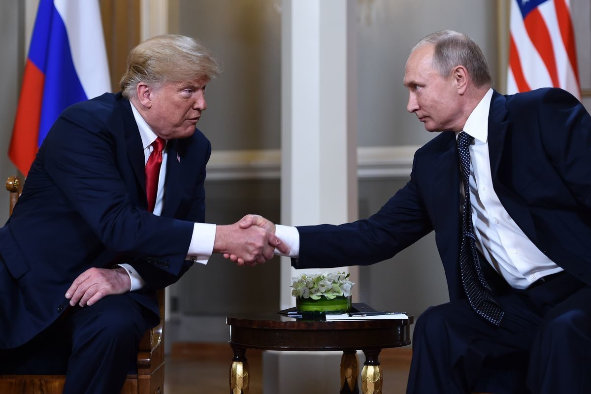 Trump, Poutine, handshake