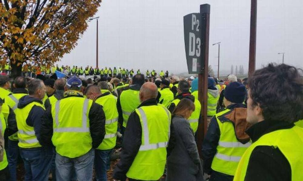 Yellow vest