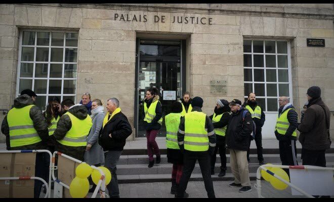 Gilets jaunes, palias de justice