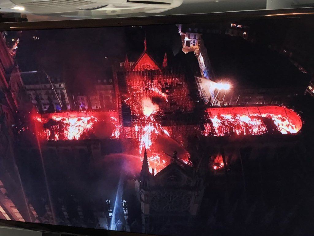 Notre Dame, feu, Paris, drone