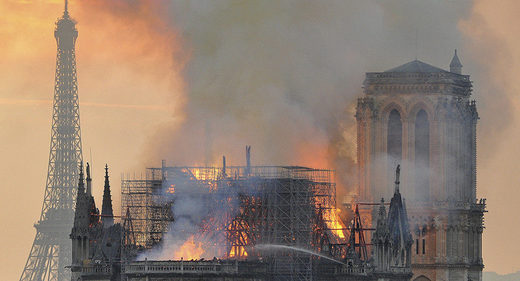 notre dame fire roof