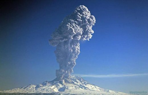 Shiveluch volcano eruption