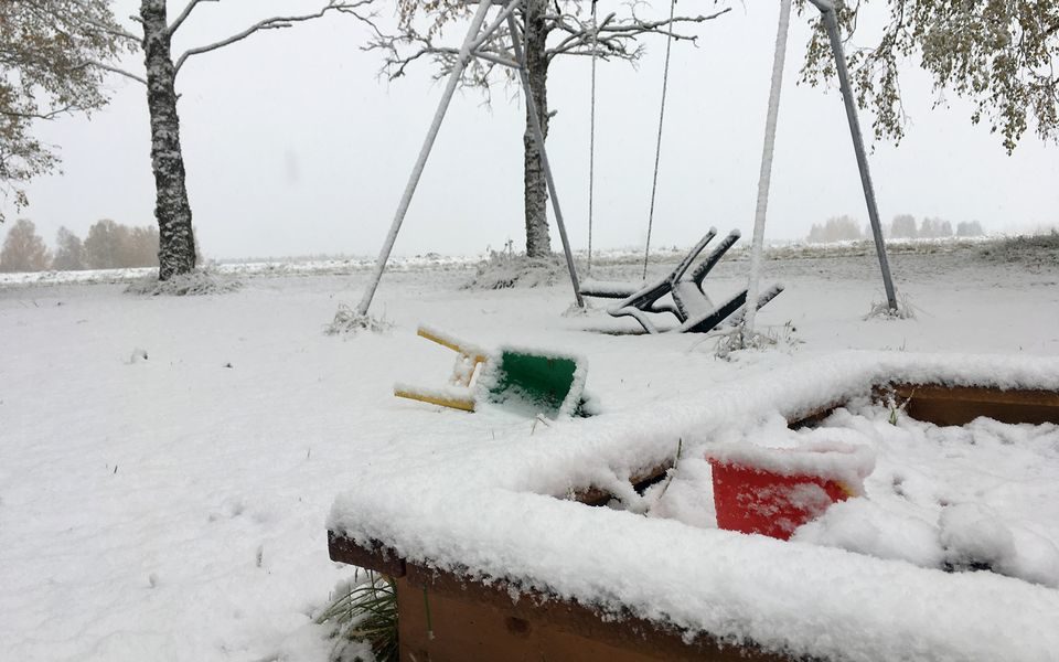 Easternmost Finland awoke to wintry conditions.
