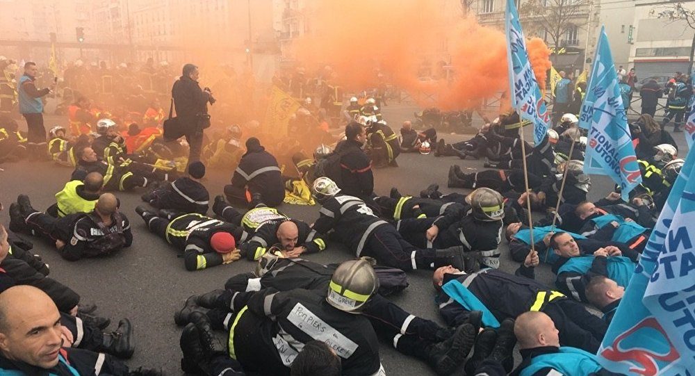 Cliquer pour agrandir pompiers