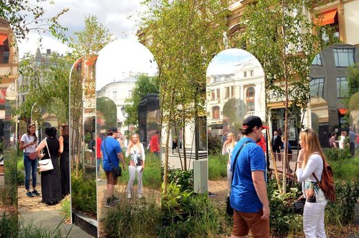 Reflections in Moscow (Kuznetsky Most)