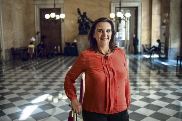 Cliquer pour agrandir Caroline Fiat