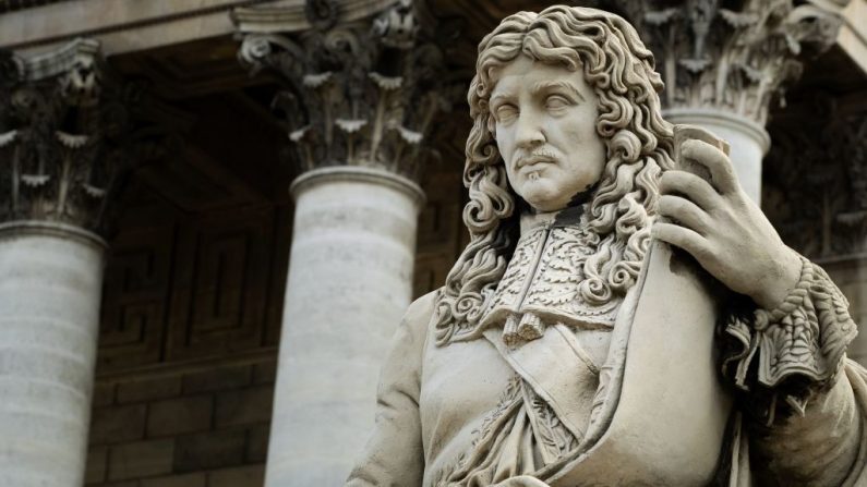 La statue de Jean-Baptiste Colbert devant l'Assemblée nationale