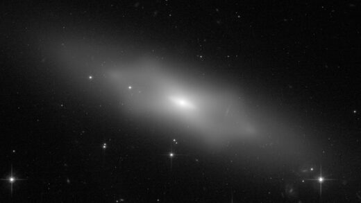 Hubble_s_celestial_peanut_pillars