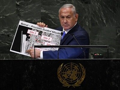 Le 27 septembre 2018, Benjamin Netanyahu désigne à la tribune de l’Assemblée générale des Nations Unies l’entrepôt qui explosera le 4 août 2020 comme un dépôt d’armes du Hezbollah.