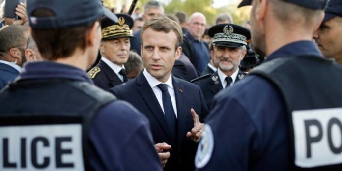 Macron, police