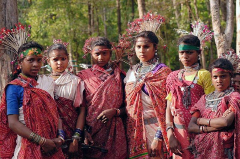 Jeunes femmes de la tribu Koya, dans le District de Khammam de l'État indien de Telangana