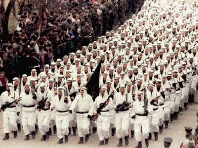 La Légion arabe d'Oussama ben Laden défile en Bosnie-Herzégovine