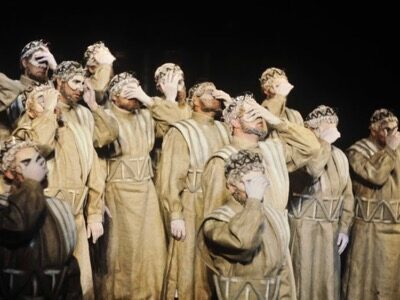 Le chœur du théâtre grec antique