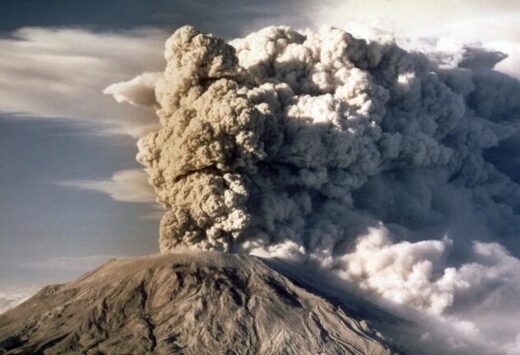 Eruption du St Helens en avril 1980