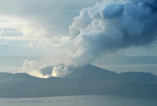 volcan taal philippines