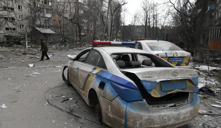 voitures polices détruites