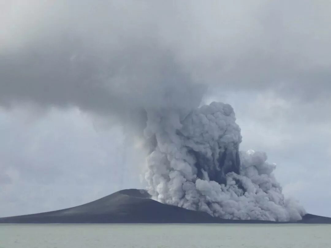 éruption volcan  tonga Hunga-Tonga-Hunga-Ha'apai