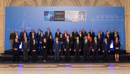 Le sommet de l'OTAN s'engage à poursuivre le renforcement des troupes aux frontières de la Russie