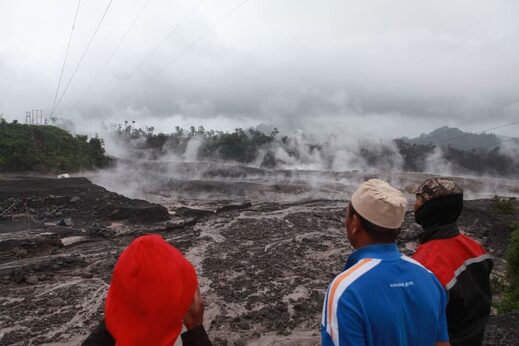 volcan semeru indonésie
