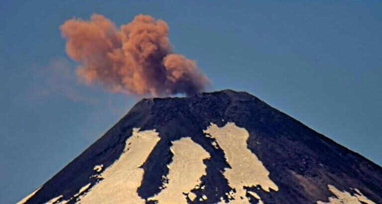 Le Chili déclenche l'alerte pour une activité accrue du volcan Láscar