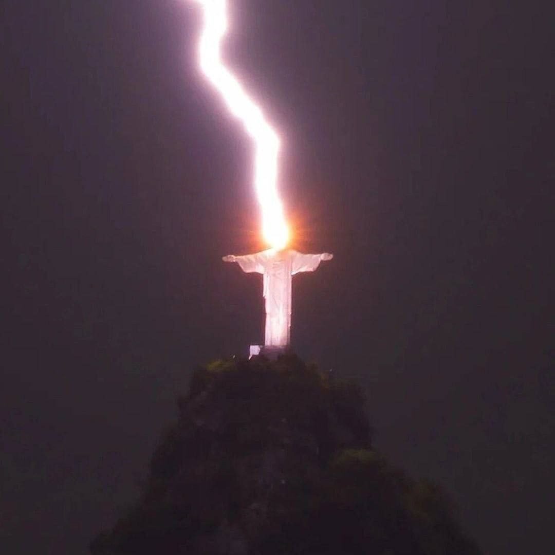Foudre sur le Christ rédempteur, Rio, 10.02.2023