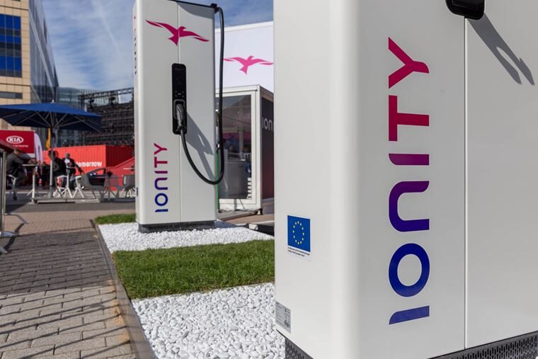 voiture électrique borne