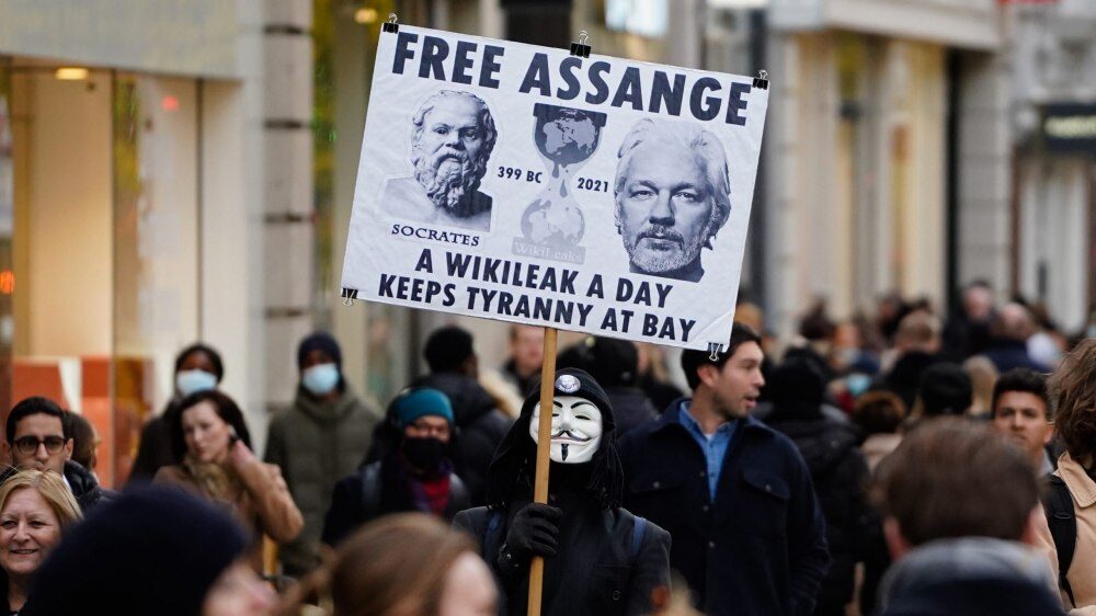 liberer julian assange