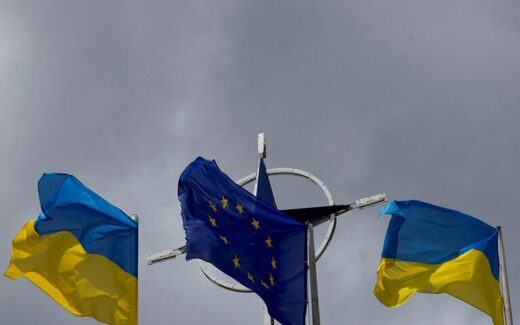 drapeaux ukraine otan