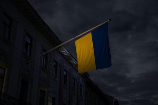 Cliquer pour agrandir drapeau ukraine noirceur