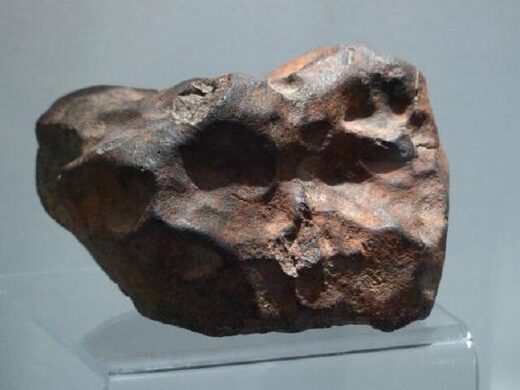 Une météorite s'écrase dans son jardin, un phénomène extrêmement rare en France