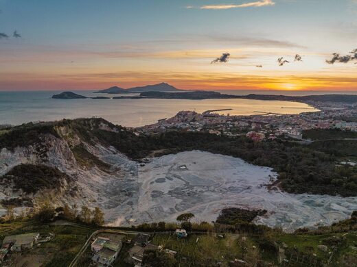 Cliquer pour agrandir cratère de Solfatare naples italie