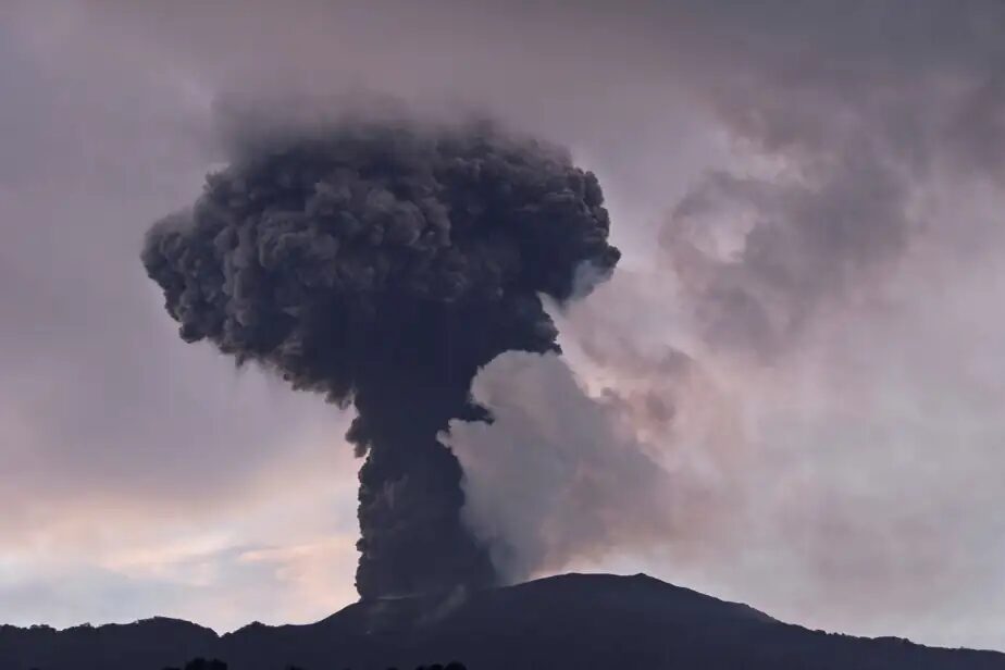 volcan marapi merapi indonésie